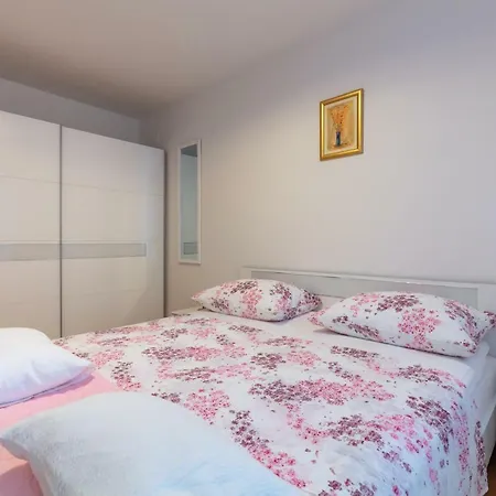 Fully Renovated Apartment Grgo Split Exterior photo